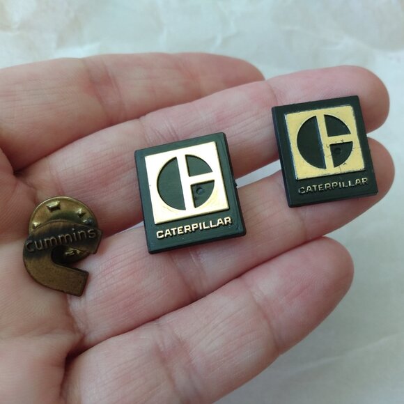 Cummins and Caterpillar Lapel Pins Lot of 3 Truck Engine Machinery Collectibles - Picture 4 of 9